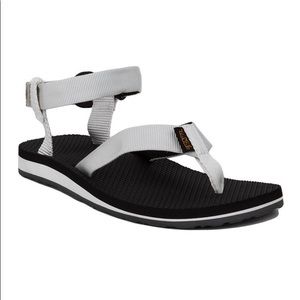 ✰ white tevas ✰